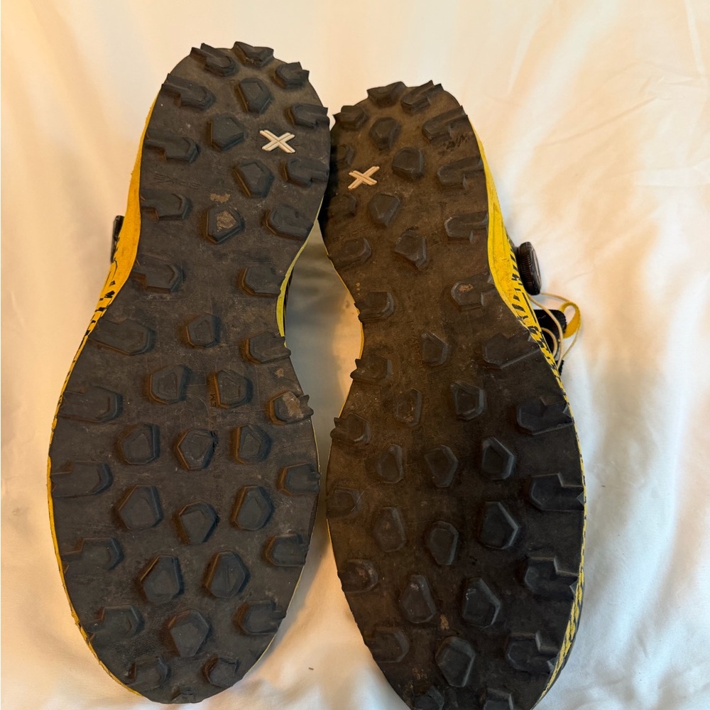 La Sportiva CYKLON 45.5 Mens  Black and Yellow Trail Shoes - Picture 4 of 6